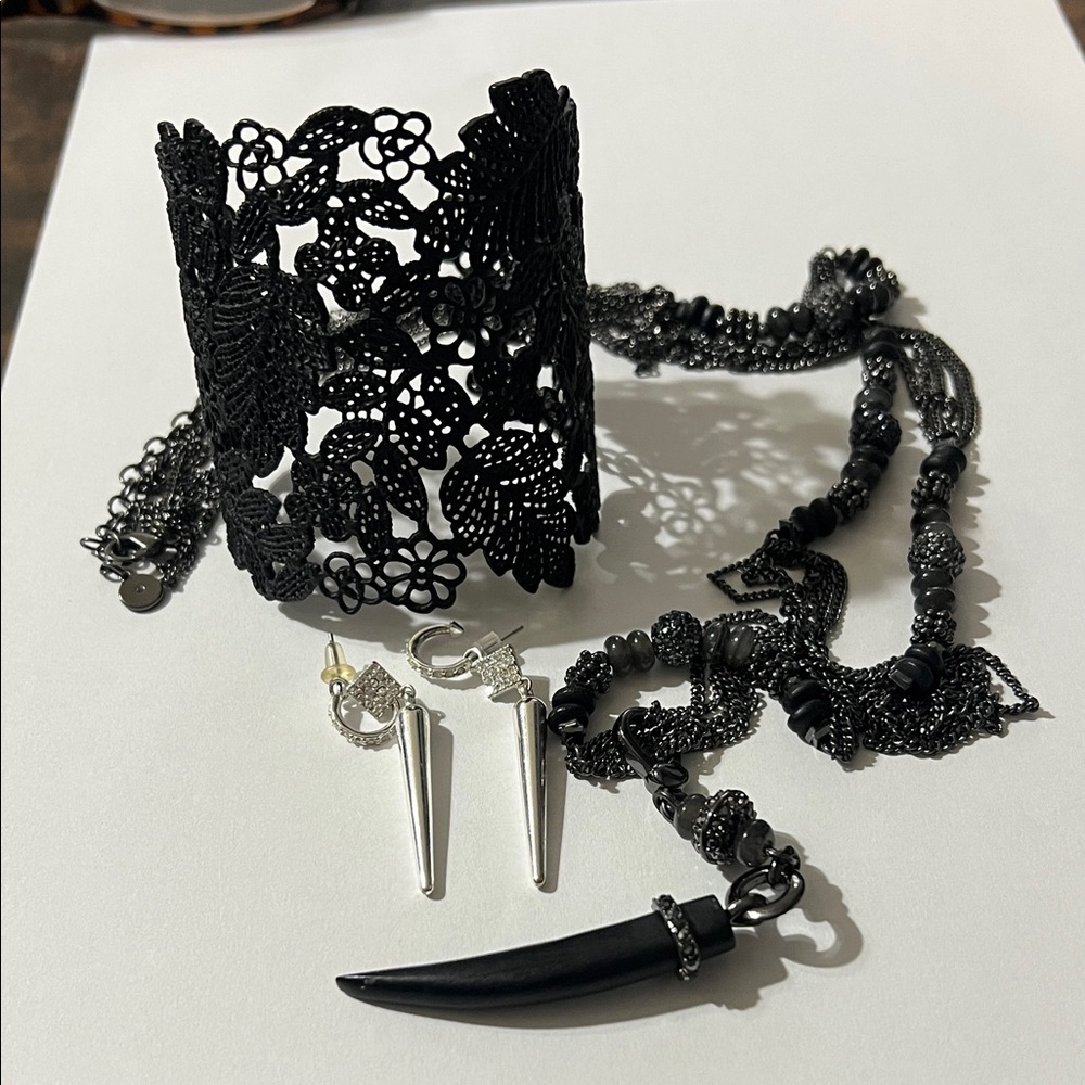Stella & Dot Black and Silver Jewelry lot